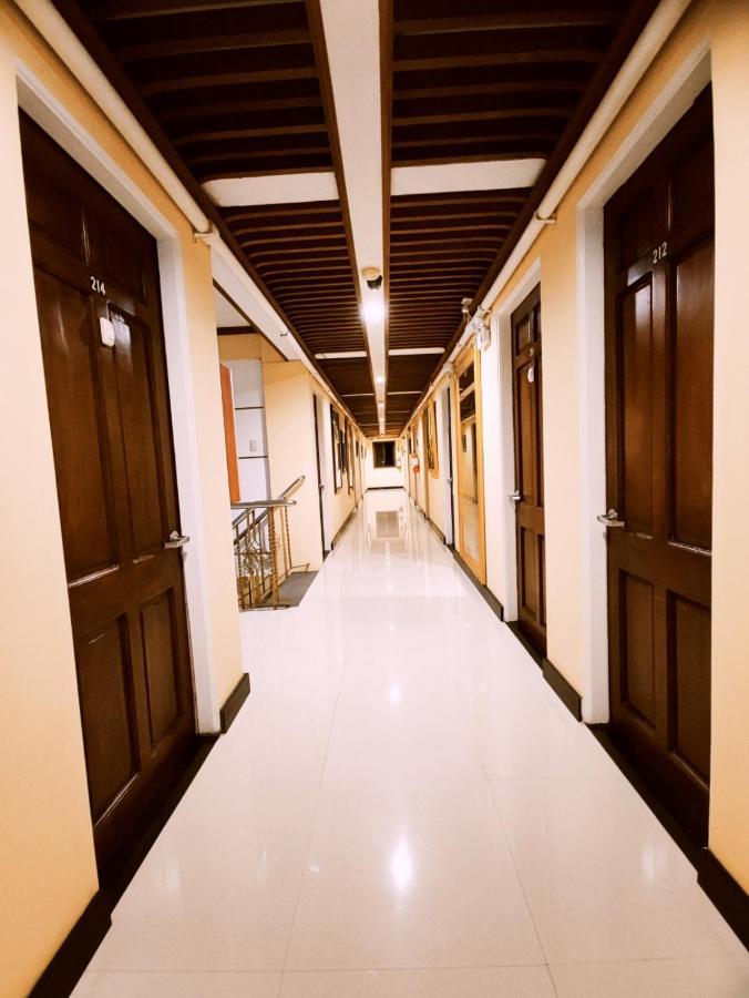 Spring Plaza Hotel Dasmarinas Luaran gambar