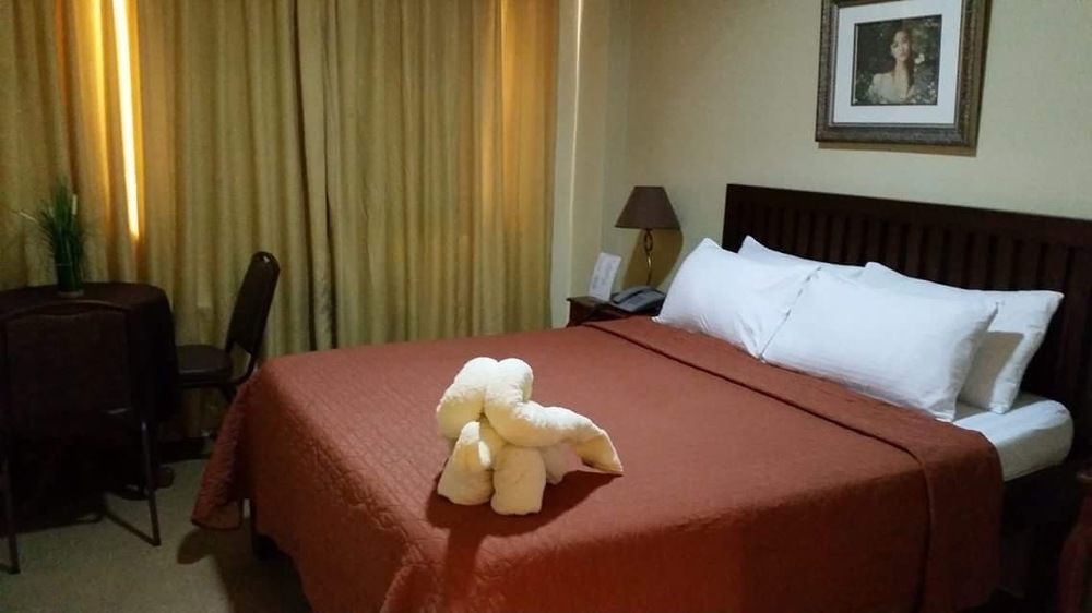 Spring Plaza Hotel Dasmarinas Luaran gambar