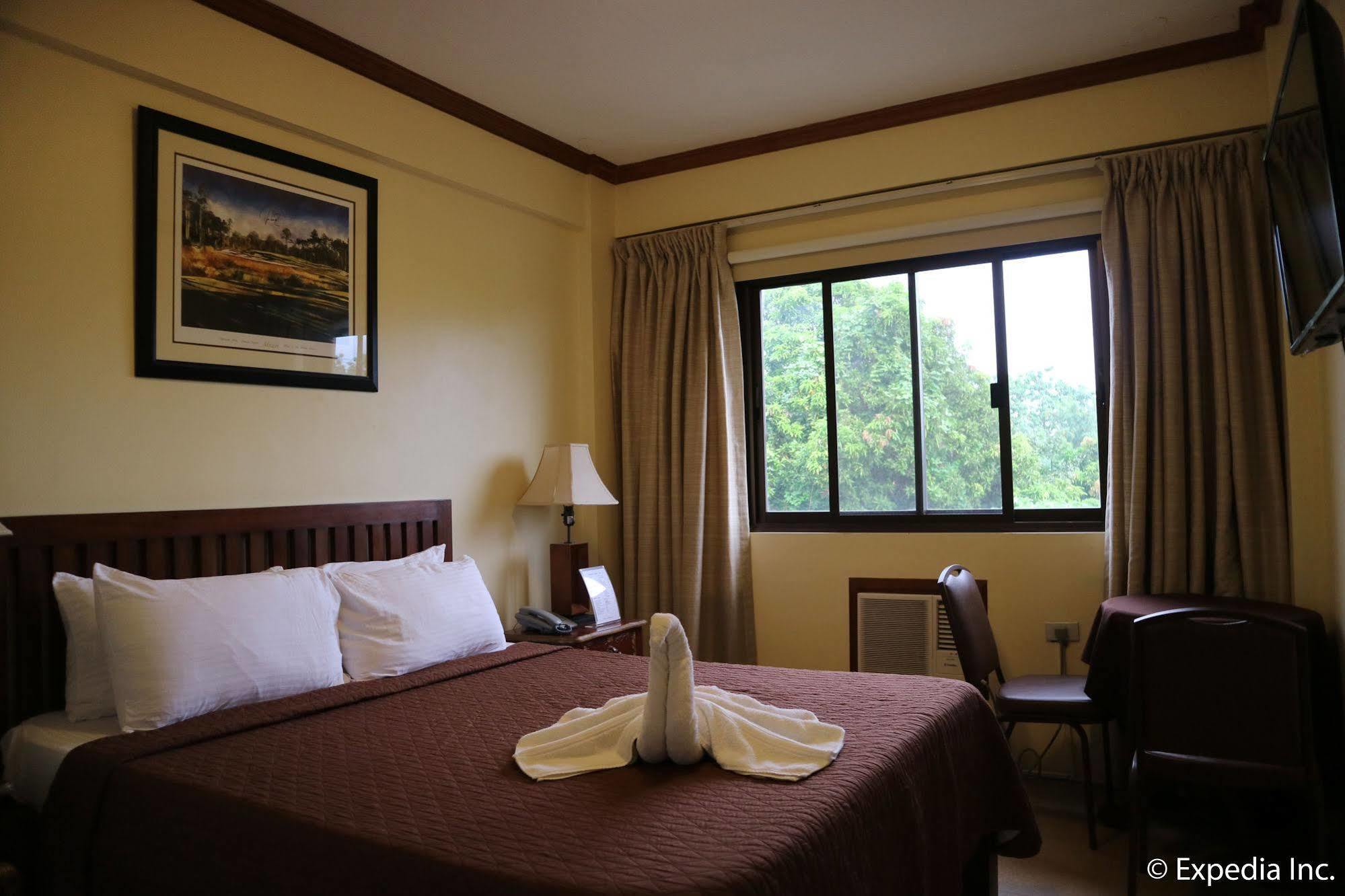 Spring Plaza Hotel Dasmarinas Luaran gambar