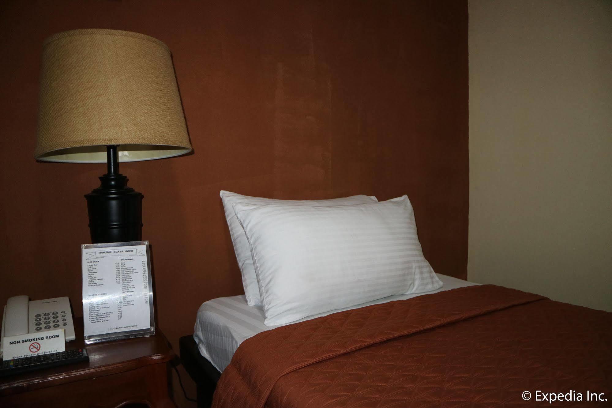 Spring Plaza Hotel Dasmarinas Luaran gambar