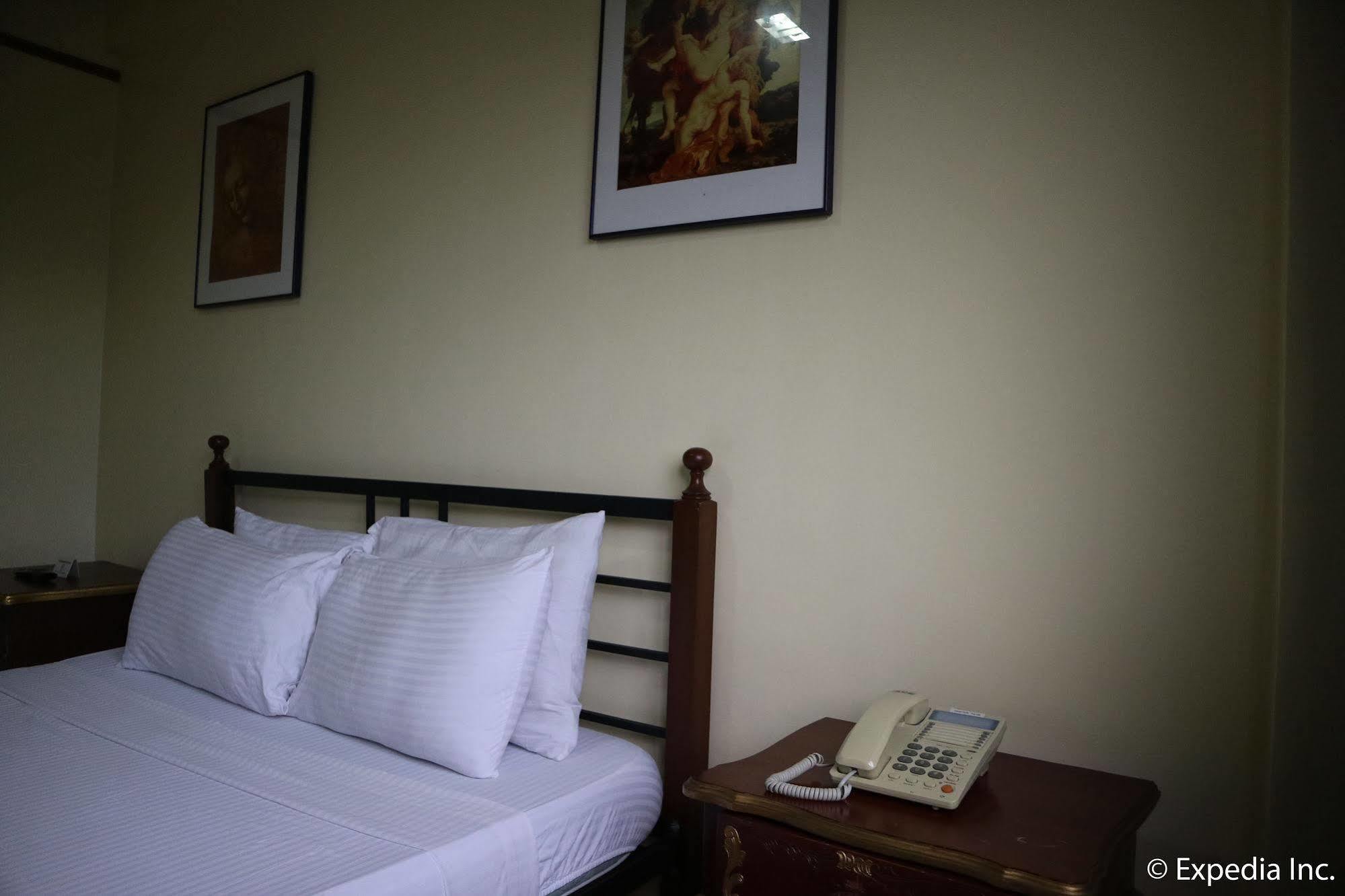 Spring Plaza Hotel Dasmarinas Luaran gambar