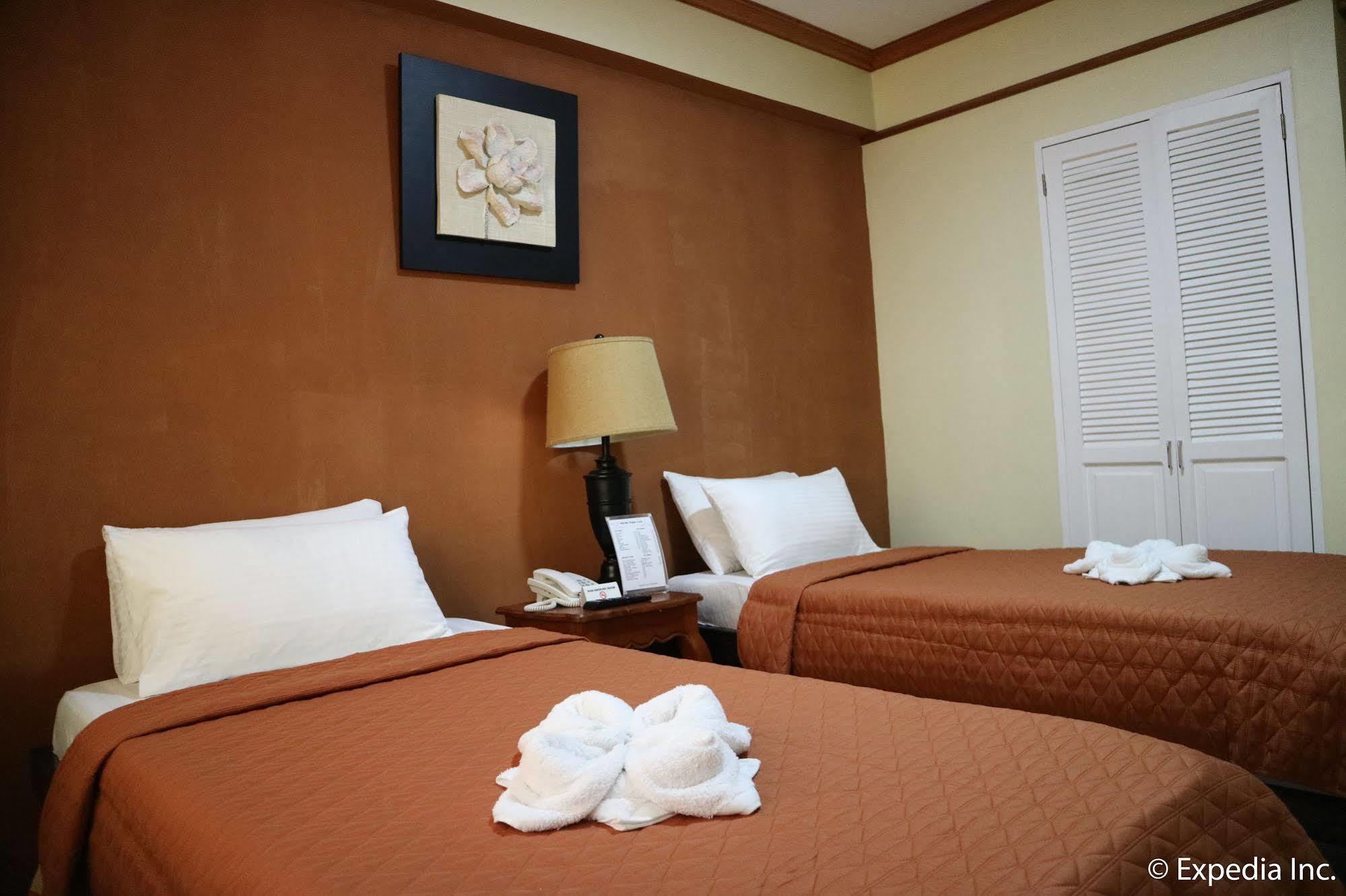 Spring Plaza Hotel Dasmarinas Luaran gambar