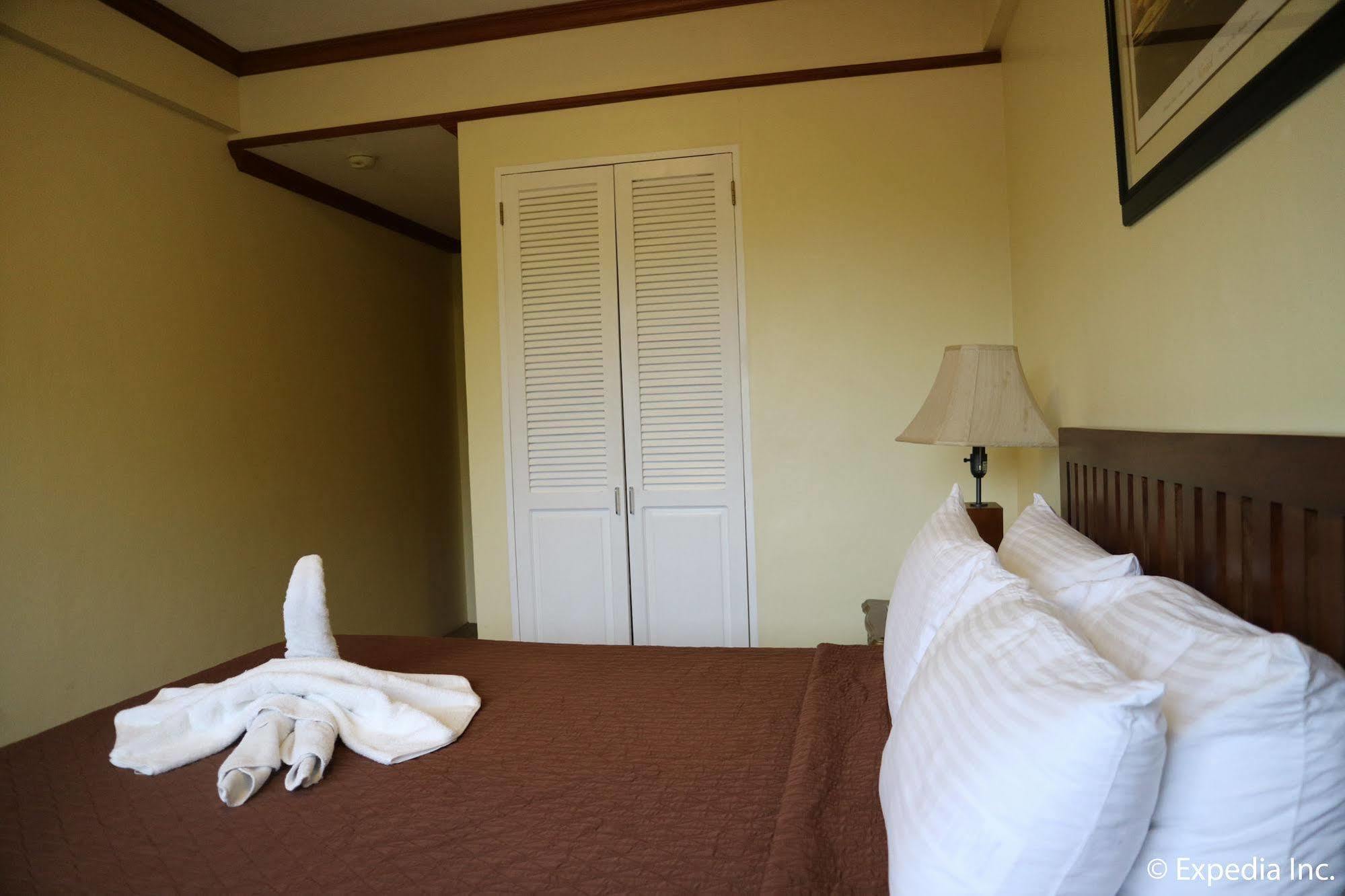 Spring Plaza Hotel Dasmarinas Luaran gambar